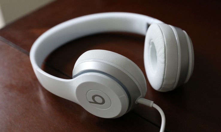 Primeiro fone produzido em parceria entre Apple e Beats aparece em registro do FCC Tudocelular