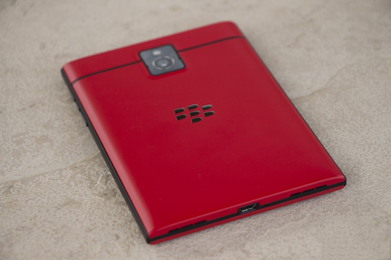 Explore o BlackBerry Passport em modelos especiais na cor branca
