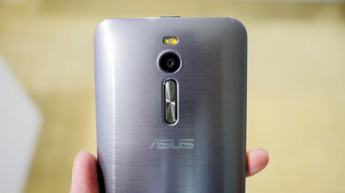 Asus espera vender 20M de smartphones en 2015