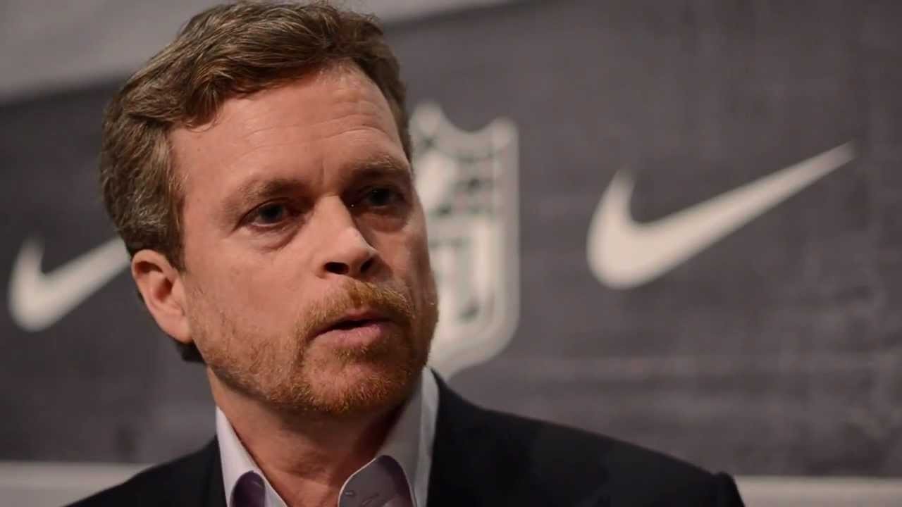 Известные паркеры. Ген директор найк. Nike CEO.