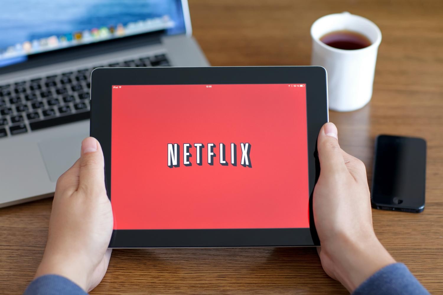 Netflix tem crescimento recorde de assinantes e vale US$ 100