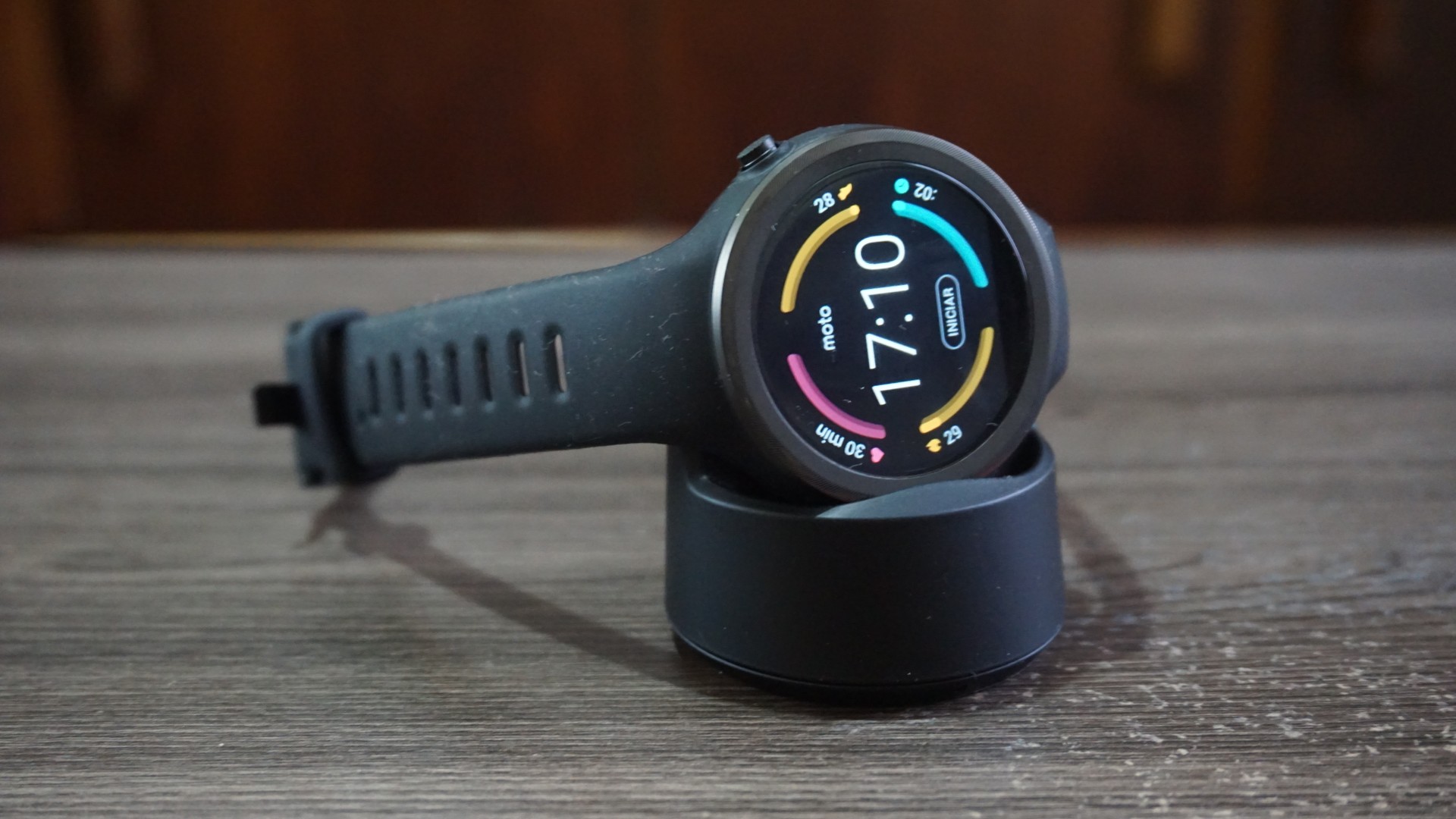 E no Brasil? Após chegar à Itália, Moto 360 de 3ª geração é lançado na  Índia com preço reduzido 