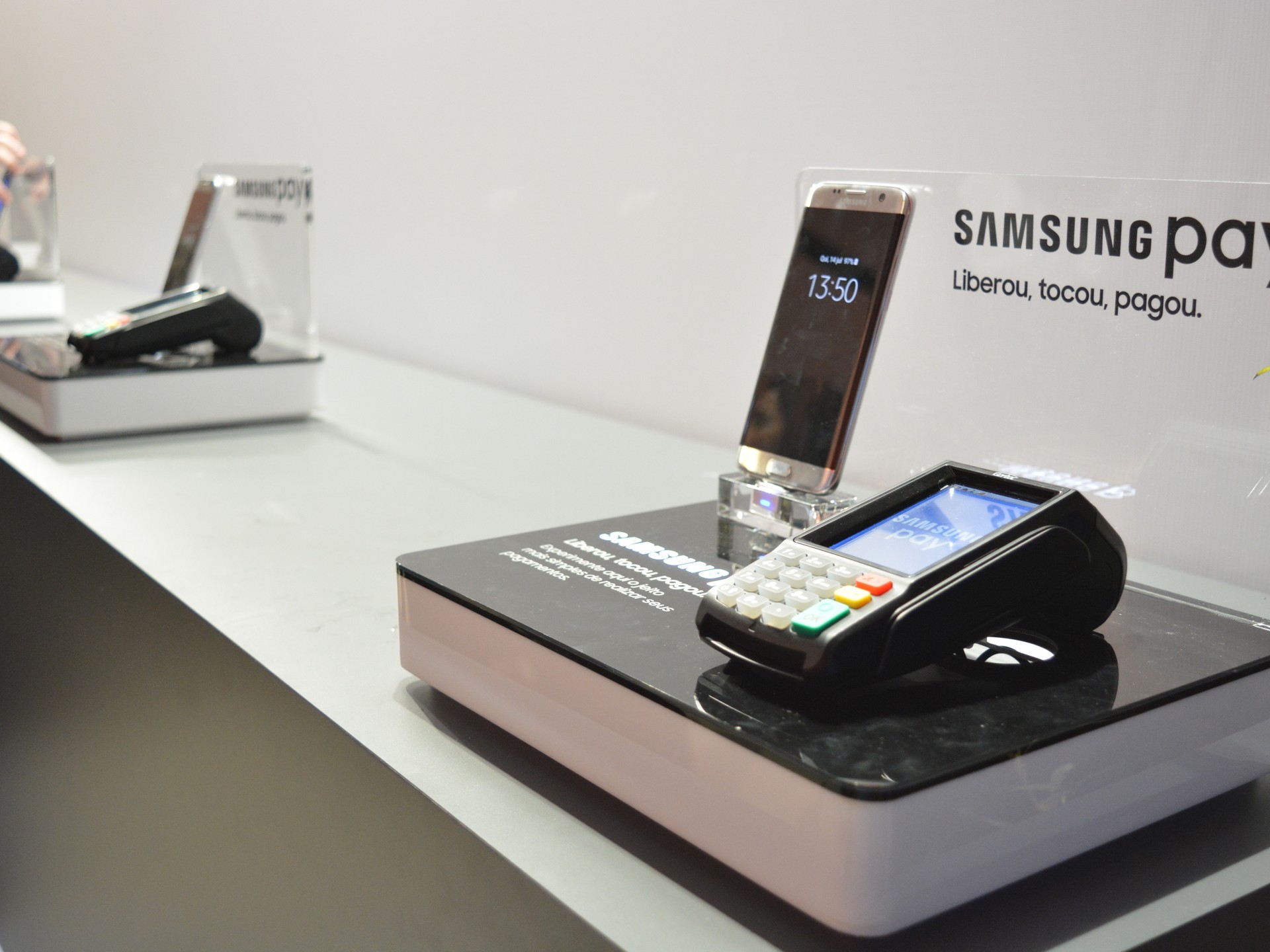 Galaxy S21 vendido no Brasil não terá pagamentos por MST no Samsung Pay –  Tecnoblog