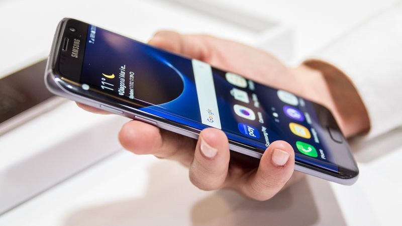 explique editorial el plastico Galaxy S7 e S7 Edge são atualizados com nova função de rádio FM e melhorias  nas chamadas em HD - TudoCelular.com