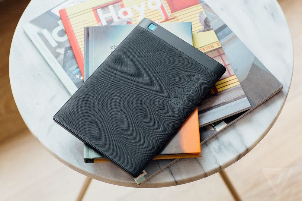 kobo aura ONE コミックEdition（32GB） Kobo Aura One é um e-reader com tela de 300ppi à prova d'água