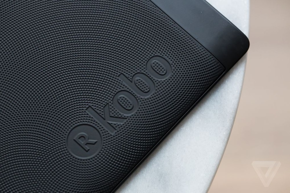 Kobo Aura One é um e-reader com tela de 300ppi à prova d'água