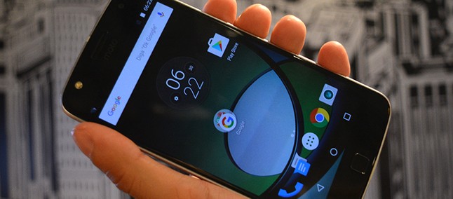 Chegou a hora! Moto Z Play finalmente começa a receber o Android Nougat ... — free download