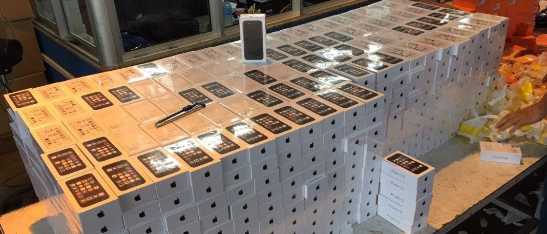 iPhone 7 de montão! Caminhão é detido ao transportar mais de 1.200  smartphones Apple 
