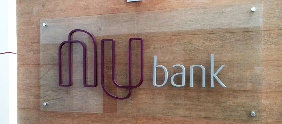 Nubank vai cobrar anuidade em programa de fidelidade