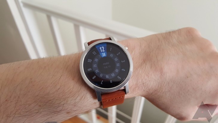 Chegou a segunda geração do smartwatch Moto 360