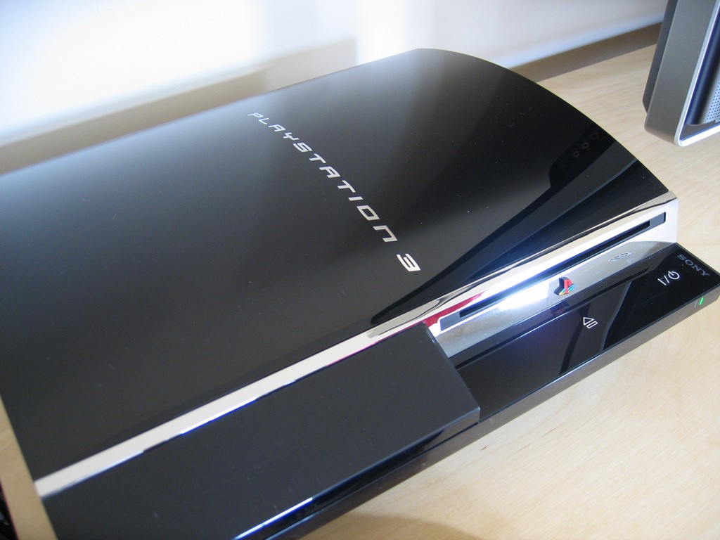 Xbox 360 Slim vs. Sony PS3 Slim - Video - CNET