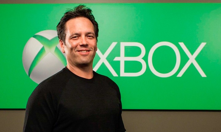 Phil Spencer joga Sea of Thieves