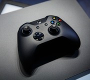 Já está disponível a nova edição da Xbox One X com salpicos de