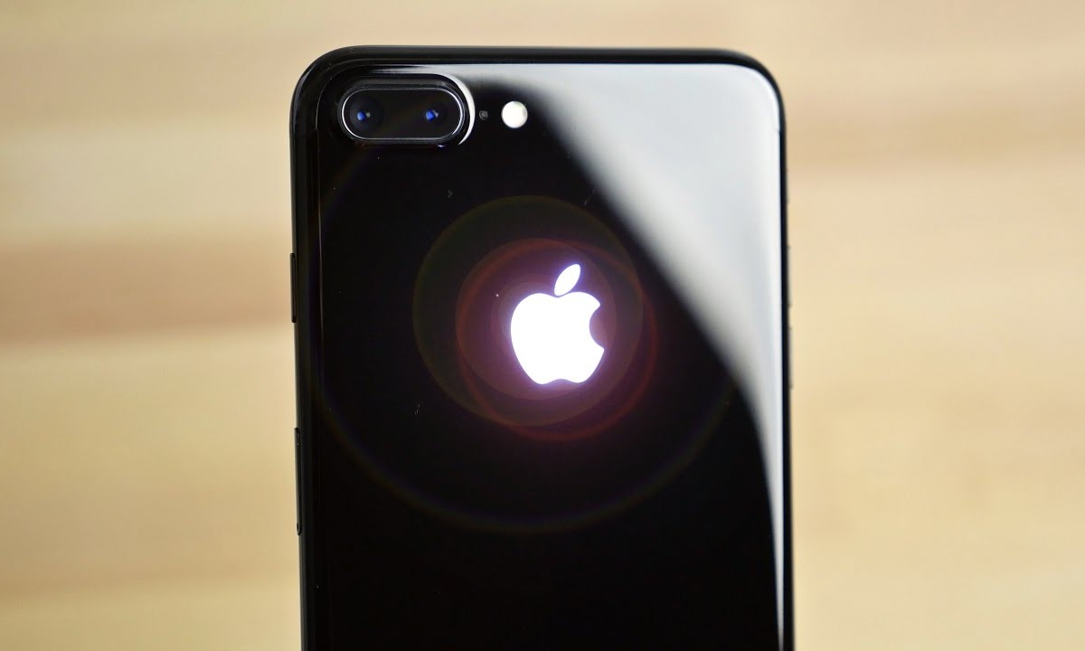 Como ativar a maçã do iPhone 7?