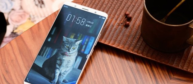 Oppo A73 é lançado como ótimo intermediário com 4 GB de RAM Oppo A73 é lançado como ótimo intermediário com 4 GB de RAM