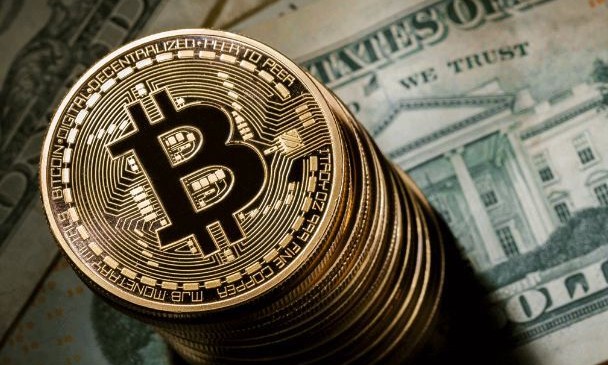 Bitcoin sobe 1,7% e volta a se aproximar da máxima do ano, Criptomoedas