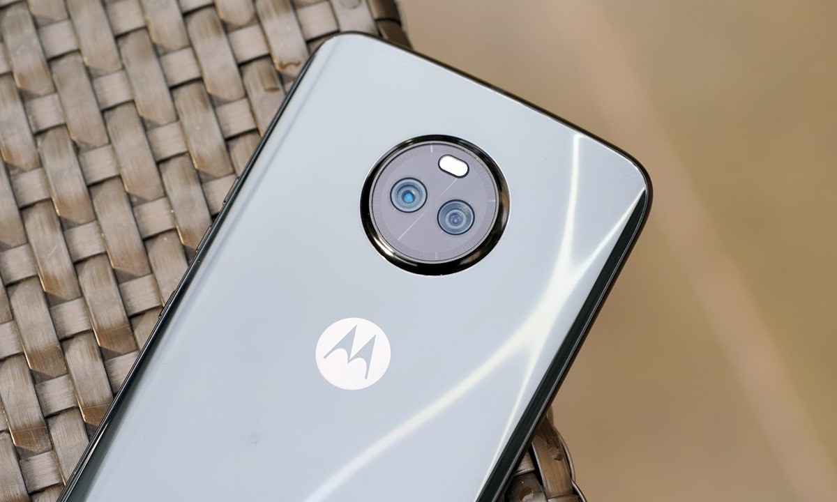 Motorola Moto X4 com 6 GB de RAM chega ao mercado com preço interessante -  
