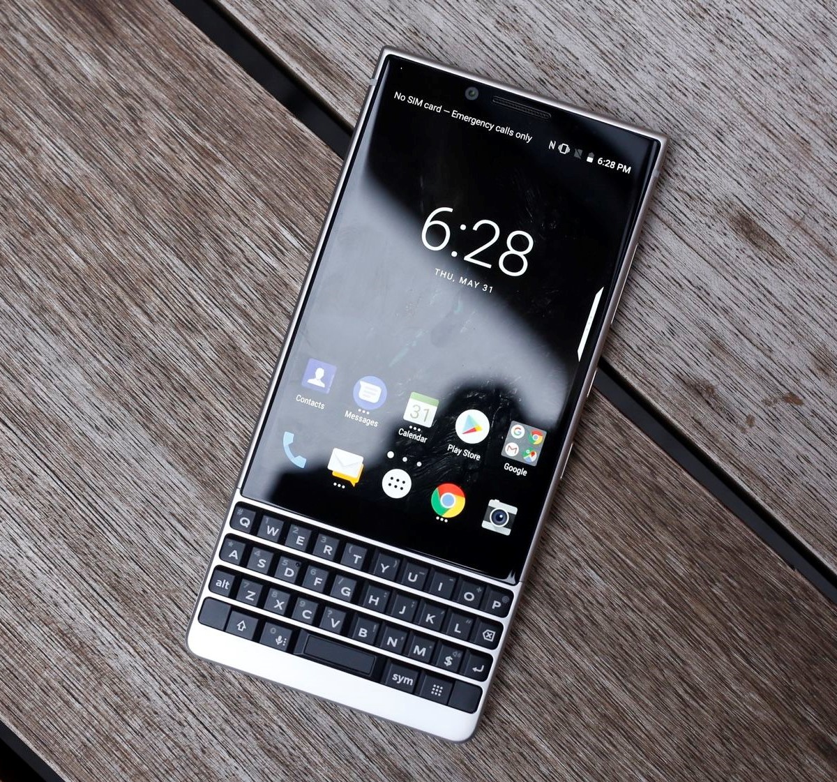BlackBerry Key2 é anunciado com teclado físico, câmera dupla