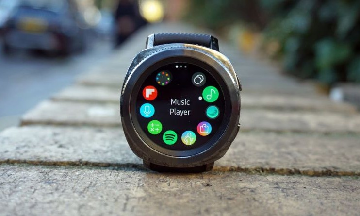 Galaxy Watch Samsung Gear S4 pode ganhar uma variante com Wear OS
