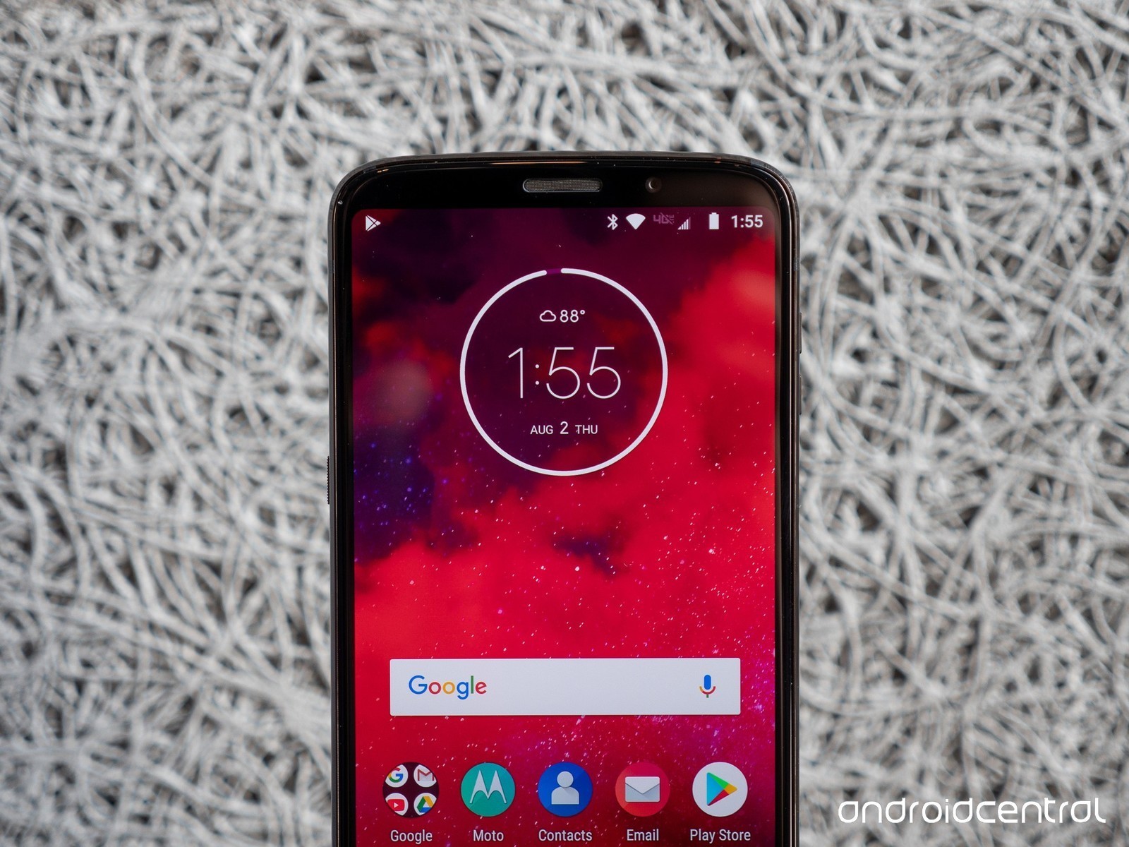 LG G7 vs Moto Z2 Force: conheça as diferenças entre os celulares premium