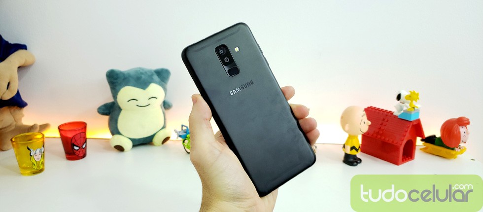 Galaxy A6 Plus entrega mais que o Moto G6, mas cobra caro por isso ...
