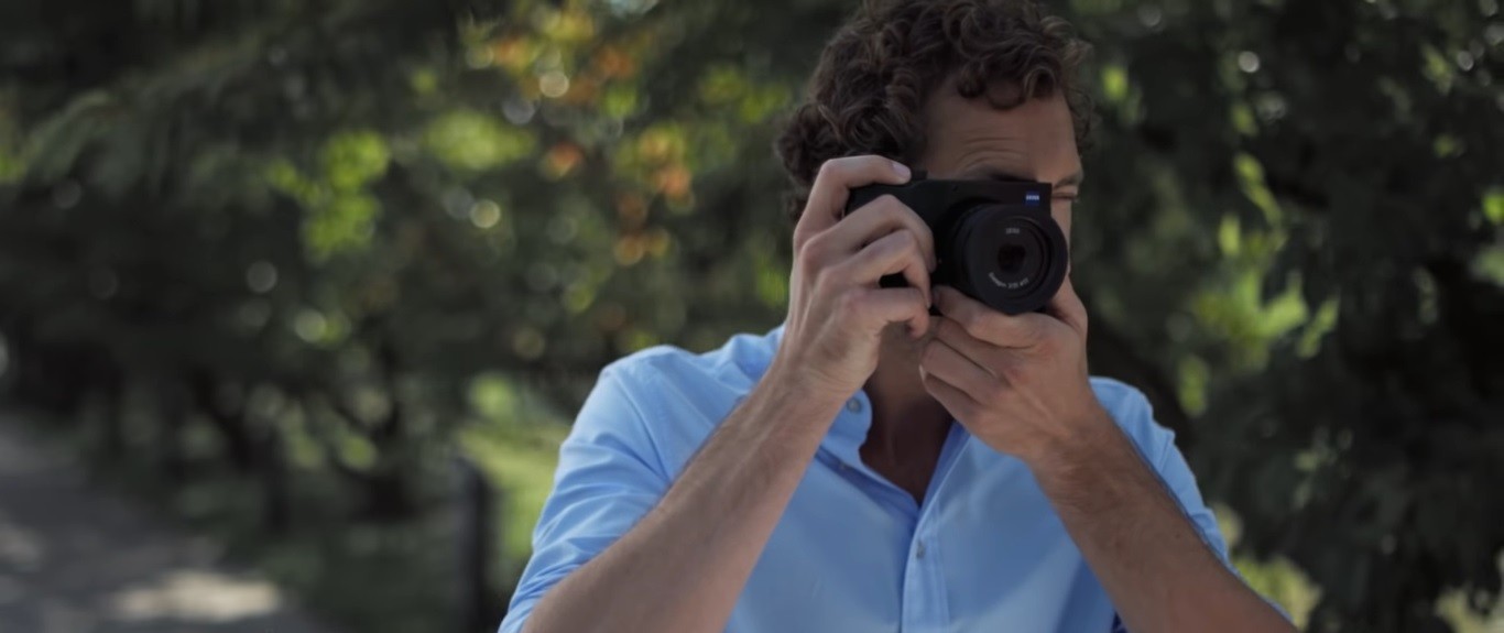 Zeiss apresenta sua primeira câmera digital ZX1 com suporte a