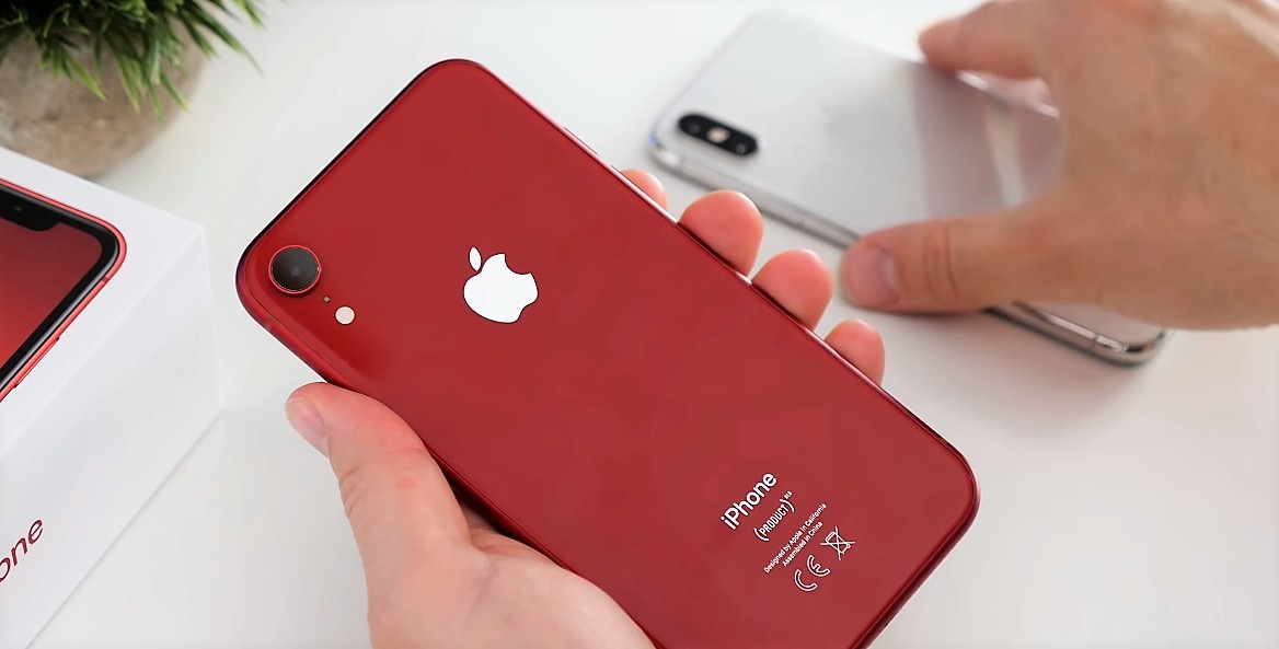 Iphone Xr E Xs Mergulham 8 Metros Abaixo D Agua E Apenas Um Sobrevive Confira Tudocelular Com