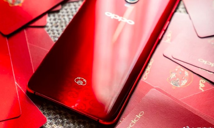 OPPO R17 e R17 Pro ganham versões especiais de ano novo na cor