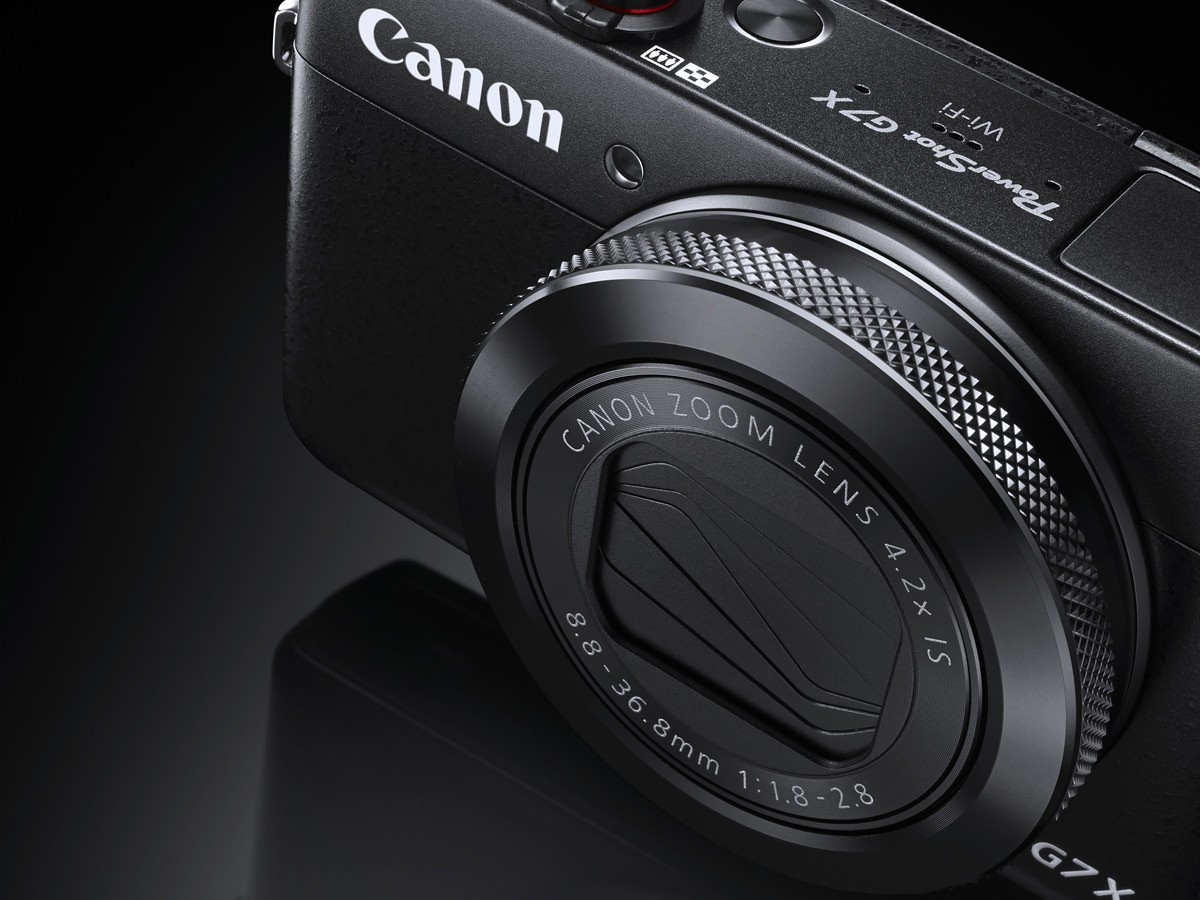 Canon PowerShot G7 X Mark III exibe design compacto e clássico em