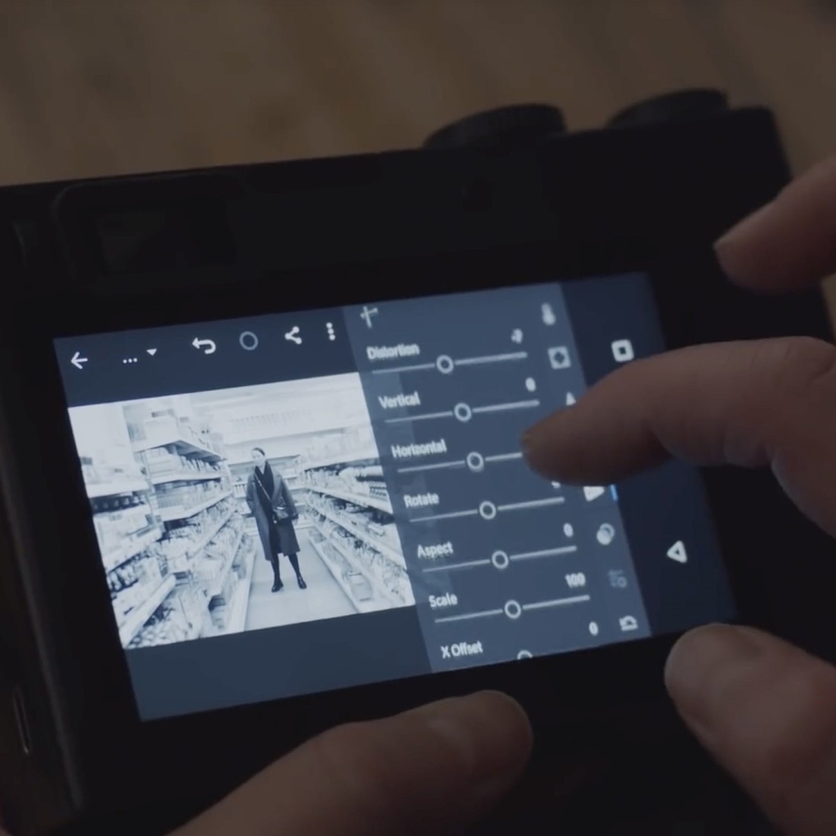 Zeiss ZX1: câmera compacta com Adobe Lightroom entra em pré-venda