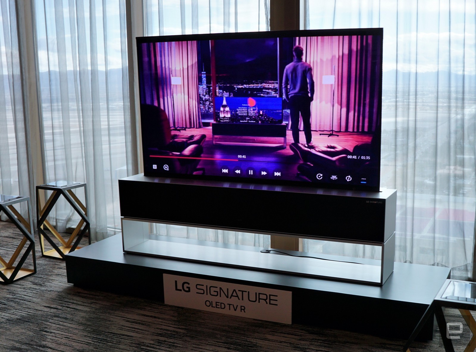 CES 2019: LG Signature OLED TV R tem tela 4K de 65 polegadas