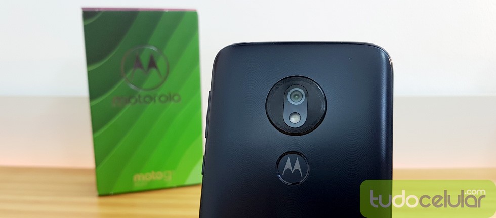 Moto G Play tem bateria que dura o dia todo, e custa menos de R$ 1.000 -  21/09/2016 - UOL TILT