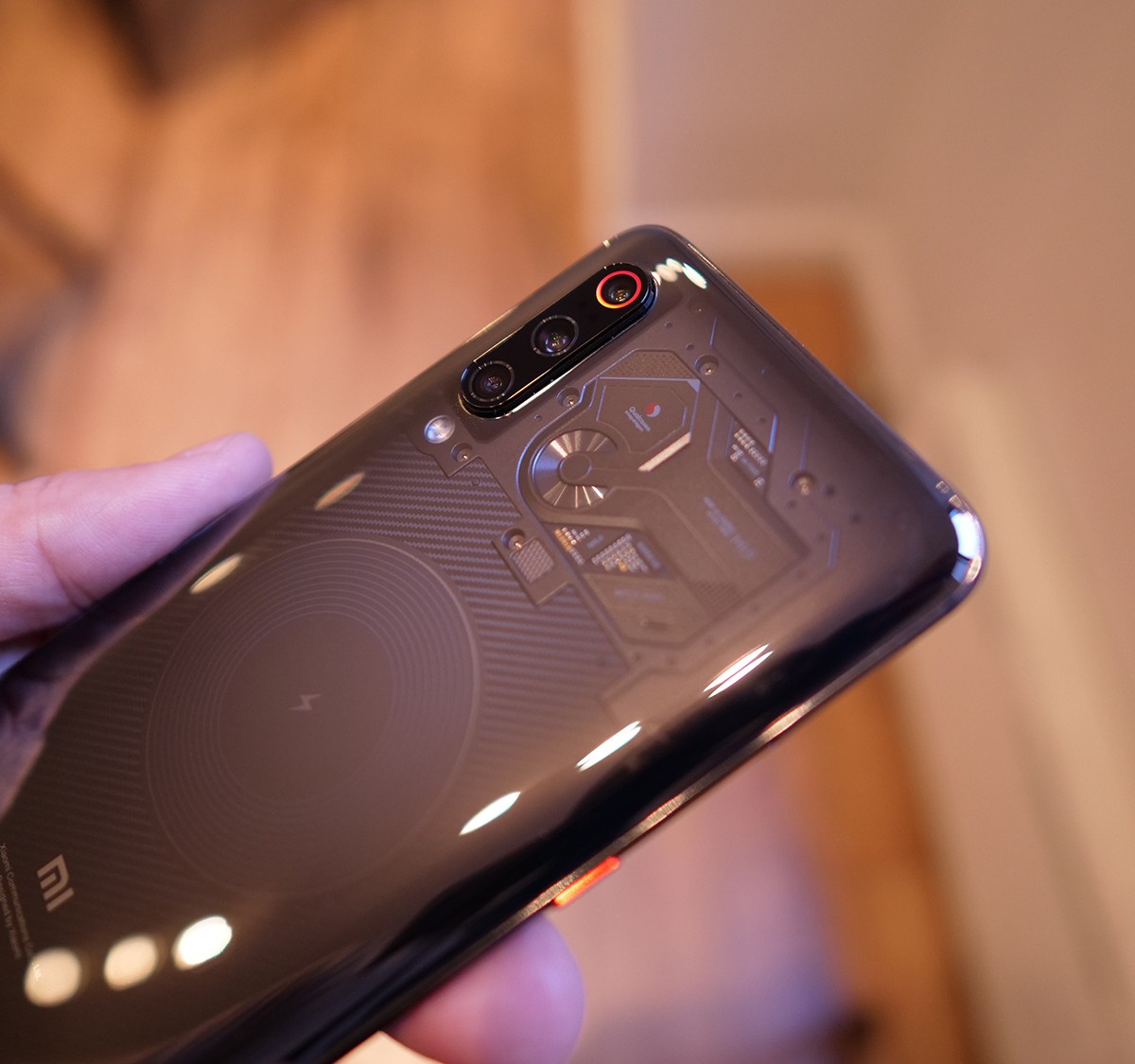 Foi só piscar os olhos! Xiaomi Mi 9 esgota rapidamente em sua