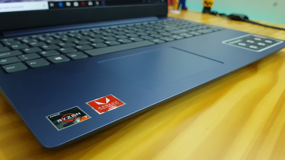 Lenovo Ideapad 330S com Ryzen 7 oferece potência sem cobrar tão
