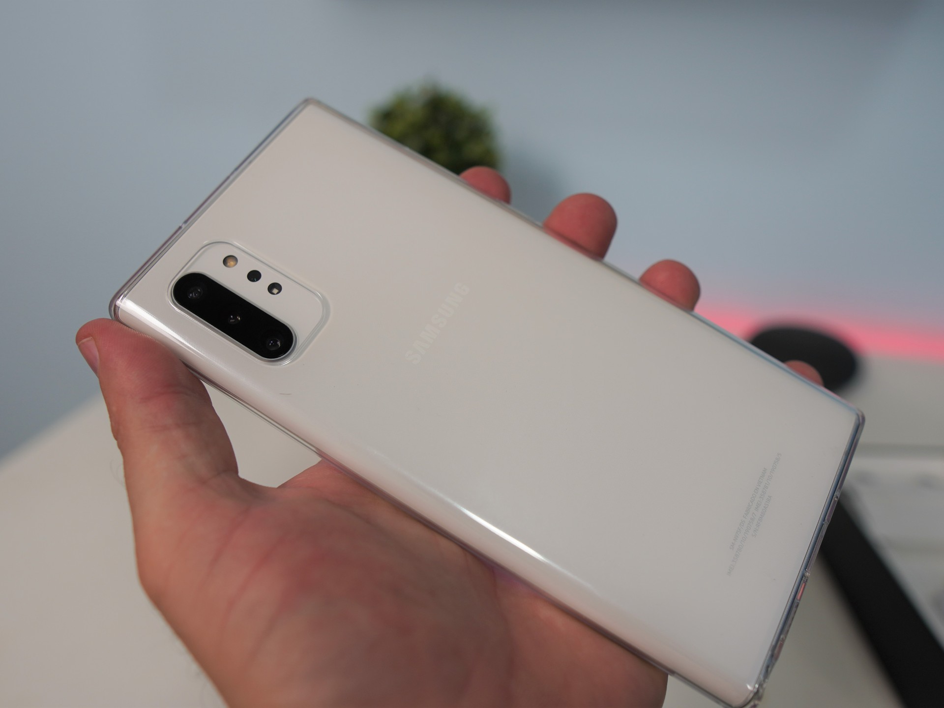 Galaxy Note 10 5G claims top spot in DxOMark's camera tests