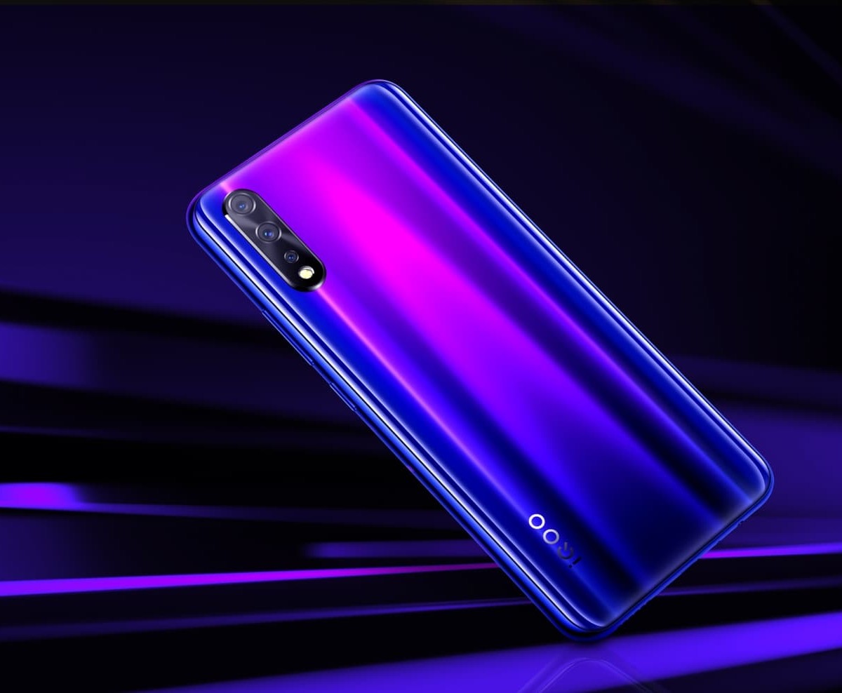 Vivo iQOO Neo 855 é oficializado com tela AMOLED, grande potência