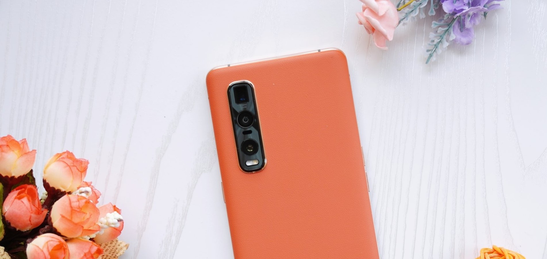 Oppo lança Find X2 Pro na cor verde bambu e com traseira revestida