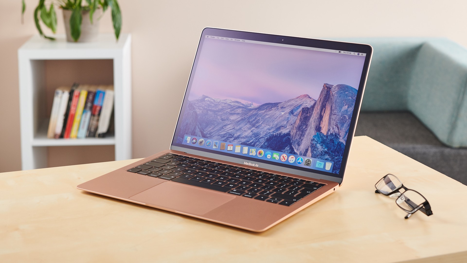 Rumors indicate that Apple may launch a 15.5-inch Macbook Air model in 2023