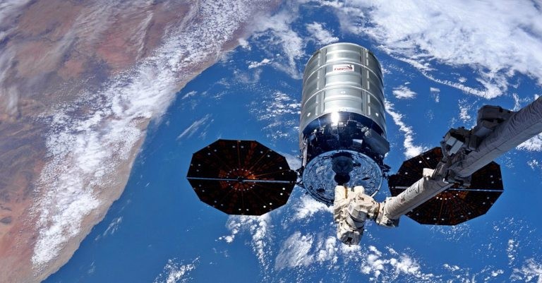 ISS recebe equipamentos para a gravao do primeiro filme no espao
