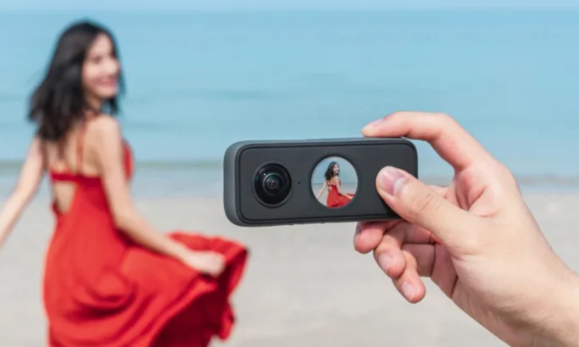 Insta360 One X2 é oficializada com touchscreen frontal