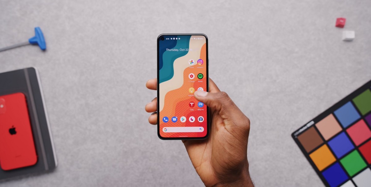 Supposed Google Pixel 5 Pro Photographed Without Visible Front Camera Time24 News