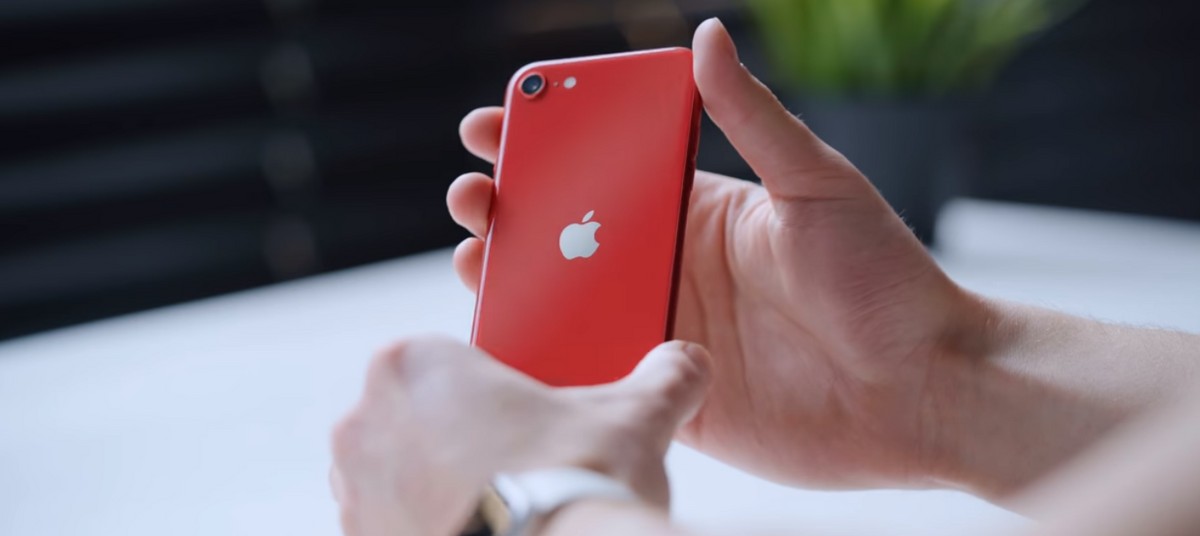 Na surdina, Apple descontinua iPhone SE de 256 GB
