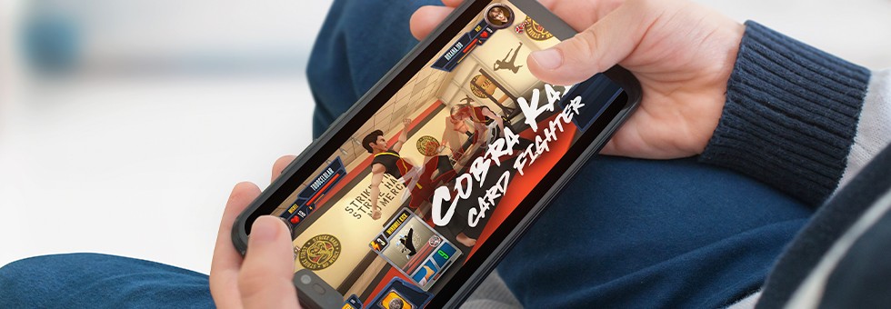 Cobra Kai: Card Fighter foca em fãs da série para jogo de luta em turnos