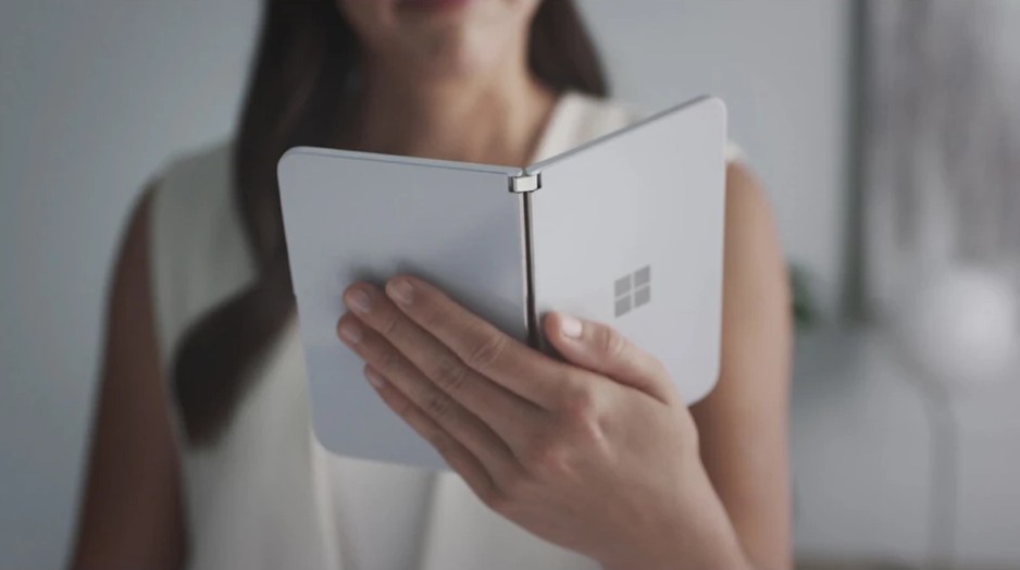 Microsoft Surface Duo 2: possveis imagens do dobrvel com cmera tripla vazam na internet