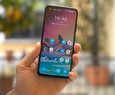ASUS: smartphone com logotipo 