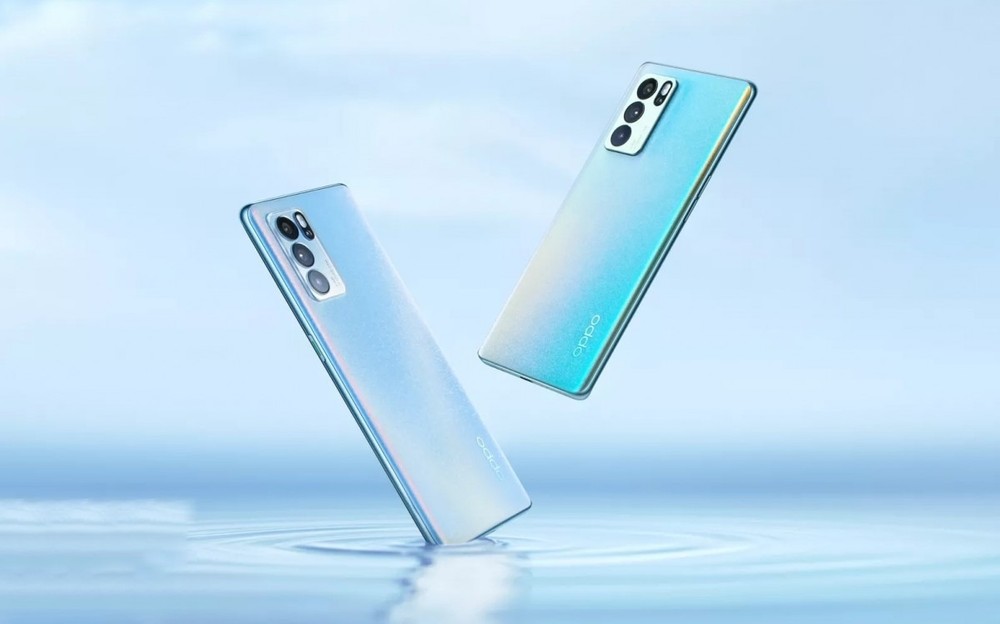 OPPO Reno 7 Pro surge em imagem real com display plano e bordas