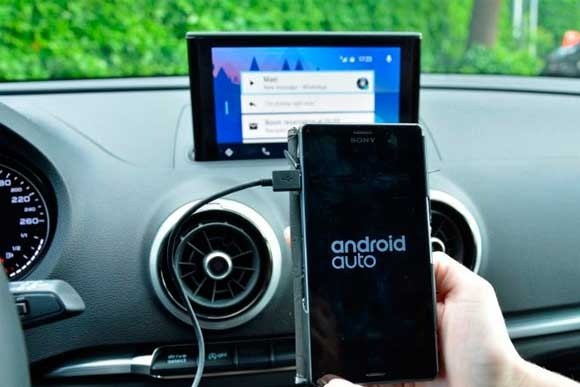 Google anuncia que ir descontinuar o app Android Auto para smartphones; veja a nova soluo