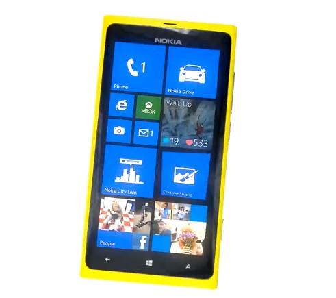 Real Racing 2 chega exclusivamente para Nokia Lumia (WP7 e WP8