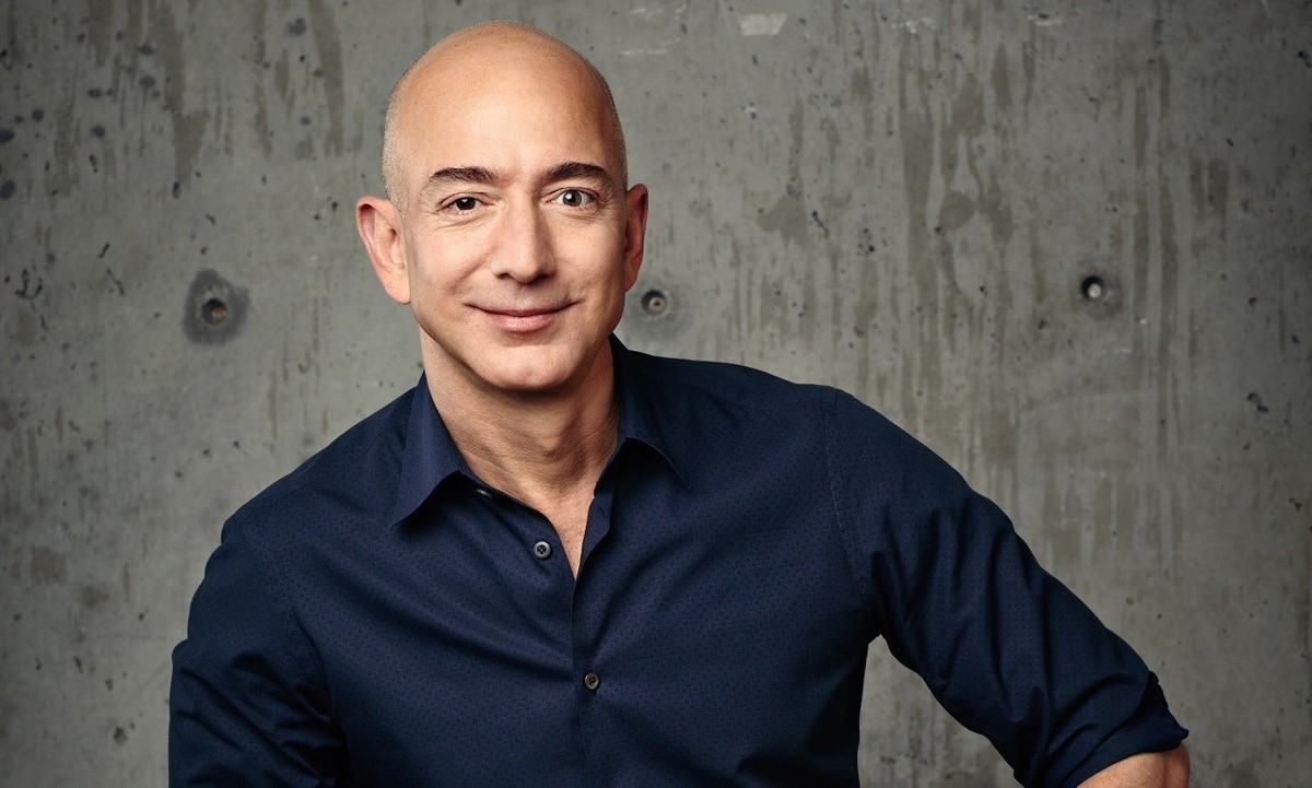 Jeff Bezos ir ao espao em nave da Blue Origin nesta tera-feira (20); veja mais detalhes