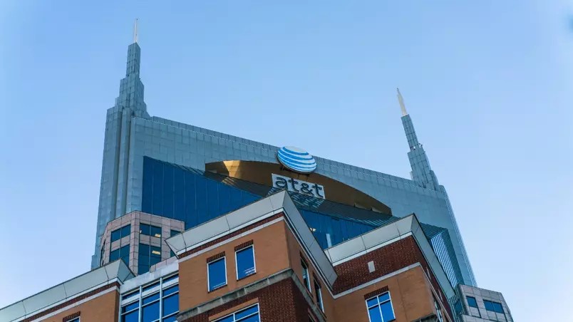 AT&T vende Sky Brasil y DirecTV a un grupo argentino